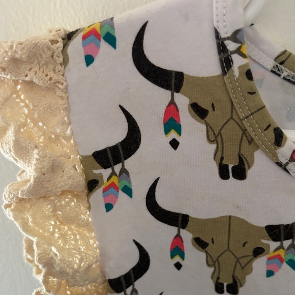 Source Unknown Bull Print Dress with Lace Trim - Picture 2 of 2